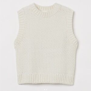 NWOT H&M Cream Colored Sweater Vest in size Medium